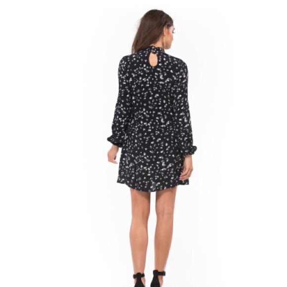 Beach Riot Mini Dress women S Revolve Beach Riot Sydney White Black Dress - Picture 2 of 11